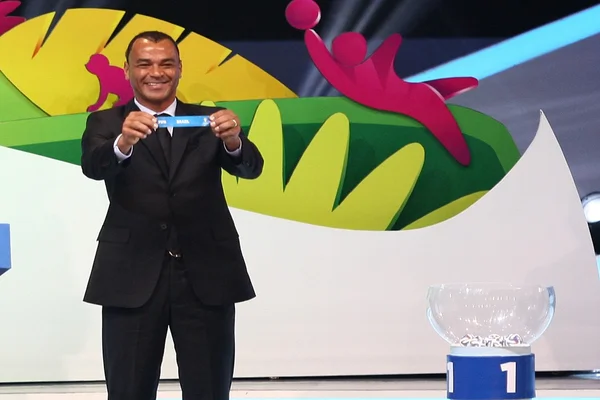 Cafu cobra apoio da torcida e fala em “apagar 7 x 1” no Mineirão