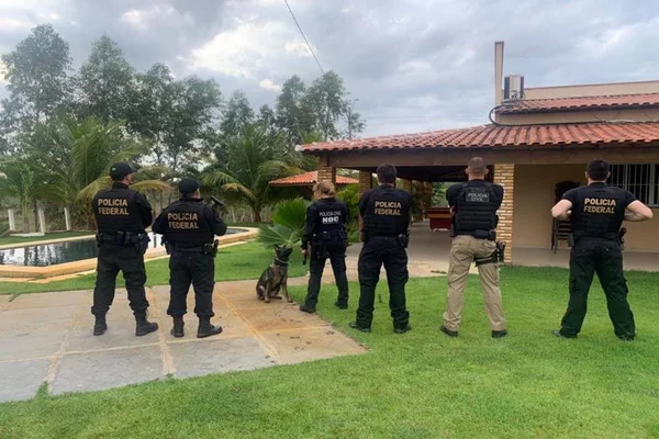Polícia Federal desmonta quadrilha de tráfico que atuava em 5 estados