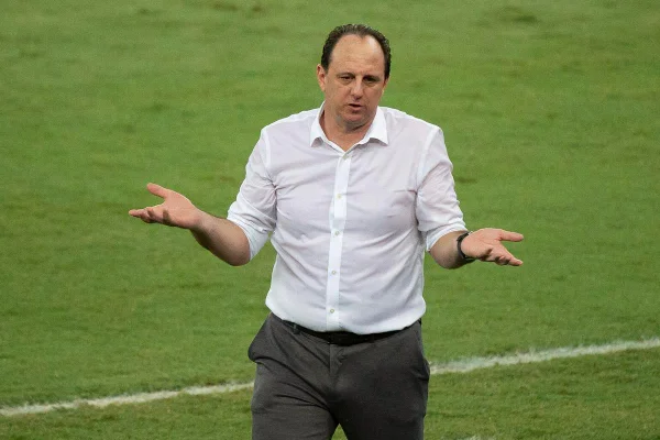 Está faltando sal grosso no time do São Paulo, só pode ser isso