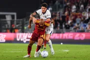 Disputa de bola em Roma x Inter Disputa de bola em Roma x Inter