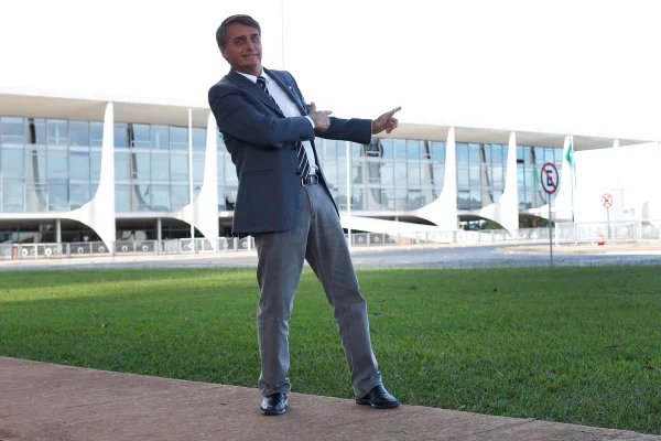 Bolsonaro: “Com boa reforma política, topo não disputar a reeleição”