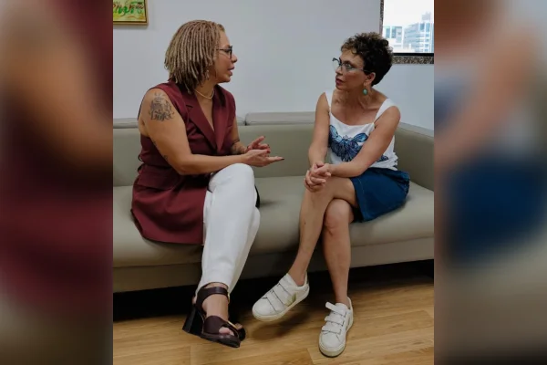 Áurea Carolina e Marília Campos