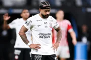 Memphis Depay perdeu o pênalti decisivo em Corinthians x Estudiantes pela Libertadores. Memphis Depay perdeu o pênalti decisivo em Corinthians x Estudiantes pela Libertadores.