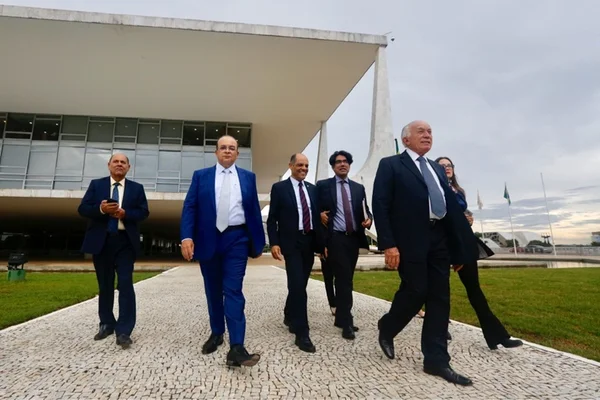 Temer atende Ibaneis e assina MP da Região Metropolitana de Brasília