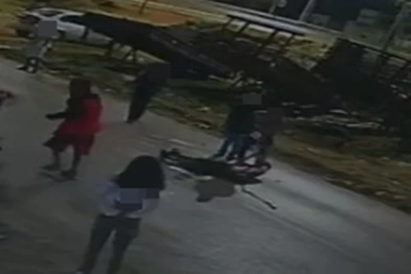 Jovem é espancado até a morte e tem corpo arrastado