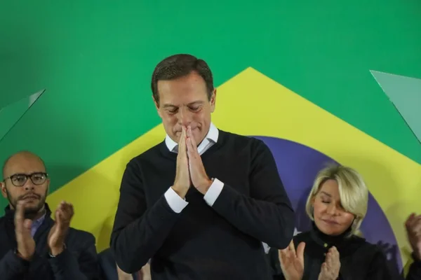 Críticas a Doria unem lulista e bolsonarista em debate em São Paulo