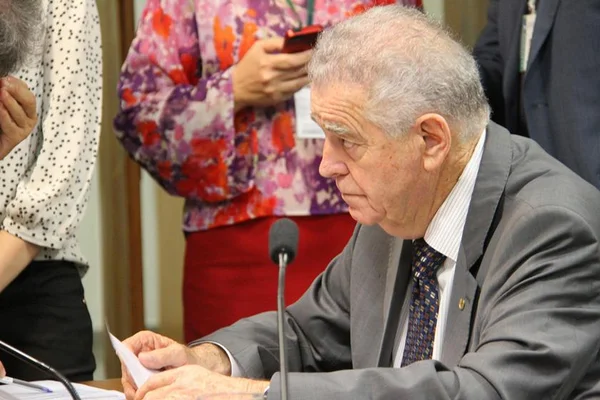 Além de dinheiro com assessor, PF acha R$ 5 mil na mala de Marquezelli
