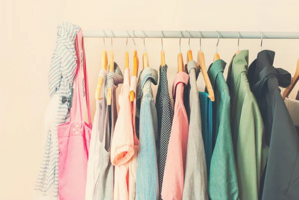 Perca o medo de ousar. Um guarda-roupa criativo não vive só de básicos
