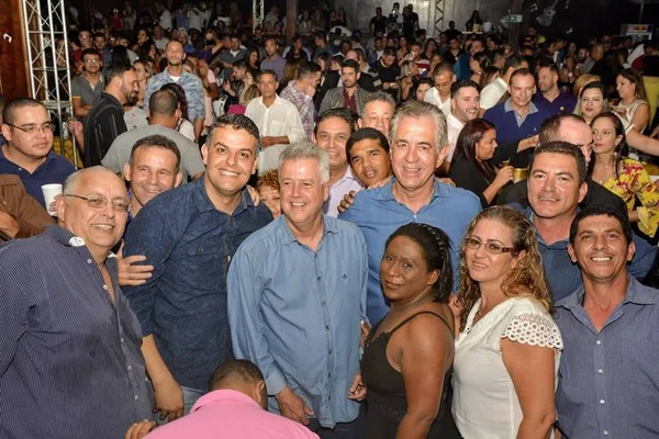 Administrador de Taguatinga, Marlon Costa faz festa com ares de comício