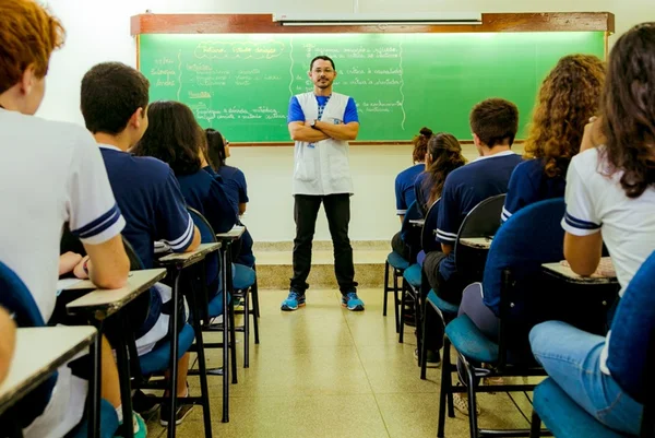 Qualificação de professores é determinante para sucesso escolar