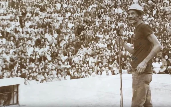Seu Madruga ganha documentário e filho divulga primeiro trailer