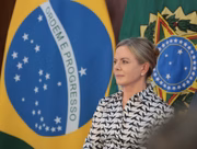 A ministra de Relações Institucionais, Gleisi Hoffmann, chamou ministros para traçar estratégia contra a anistia do 8/1