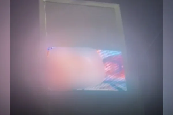 Imagem colorida, Telões de praças em cidade do CE são hackeados e exibem vídeos pornôs - Metrópoles