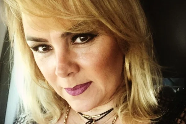 Ex-paquita Pituxita assume que errou no caso de agressão do ex-marido