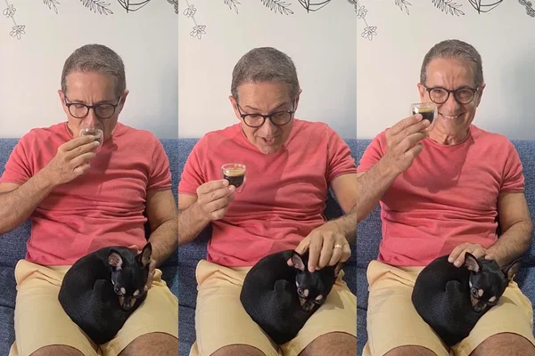 Carlos Tramontina bebe café e mostra seu cãozinho, Café