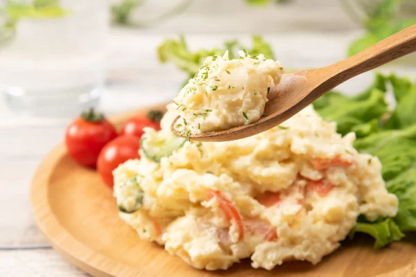 foto colorida salada de maionese