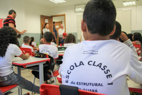 Associação de colégios é contra lei proposta pela “escola sem partido”