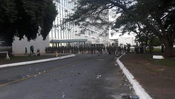 Por determinação de Temer, Forças Armadas ocupam Esplanada