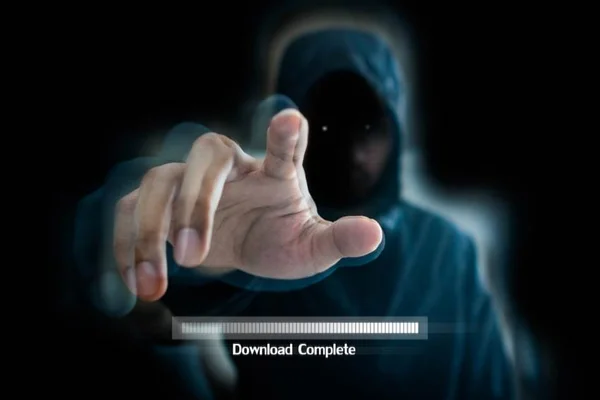Hackers invadem sites da Folha de S. Paulo e do UOL