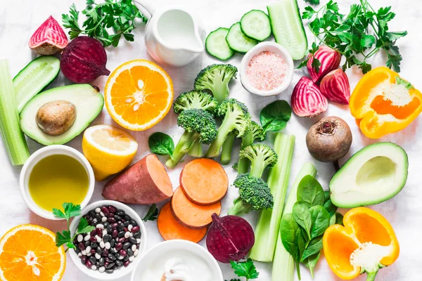 Pesquisa verificou que os carotenóides, presentes em frutas e vegetais, deixam a pele mais iluminada