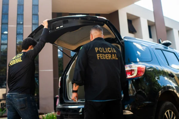 “Graças a Deus”, diz mulher ao ganhar terreno de alvo da Overclean