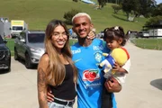 Wesley, Amanda Martins e a filha do casal