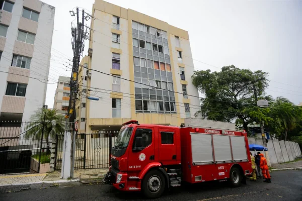 Imagem colorida, Incêndio no condomínio Morro das Pedras- Metrópoles