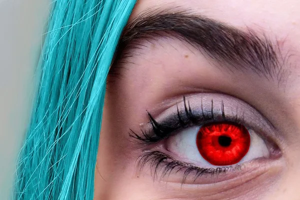 Cuidado com as lentes de contato exóticas das fantasias de Halloween