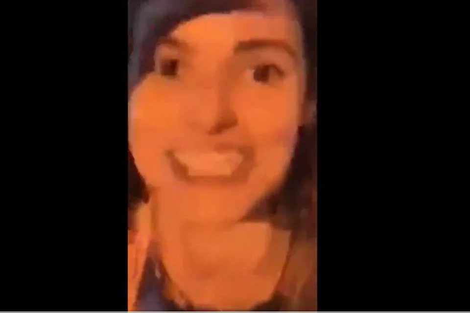 Nas imagens, ela afirma: "Desci o pau mesmo". Thayssa, porém, nega as agressões Nas imagens, ela afirma: "Desci o pau mesmo". Thayssa, porém, nega as agressões