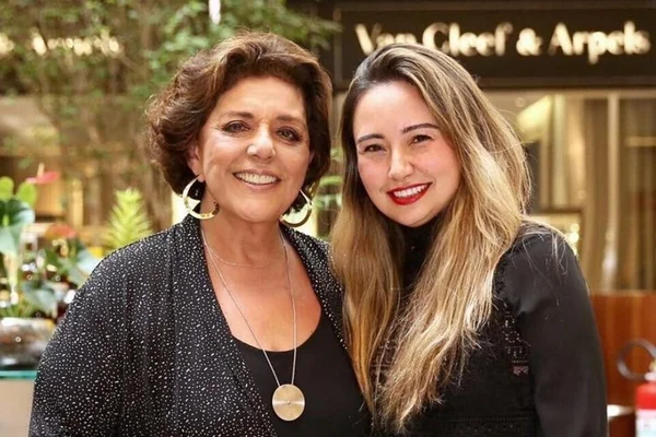 Após revelar rosto da filha, irmã e sogra de Sabrina discutem na web