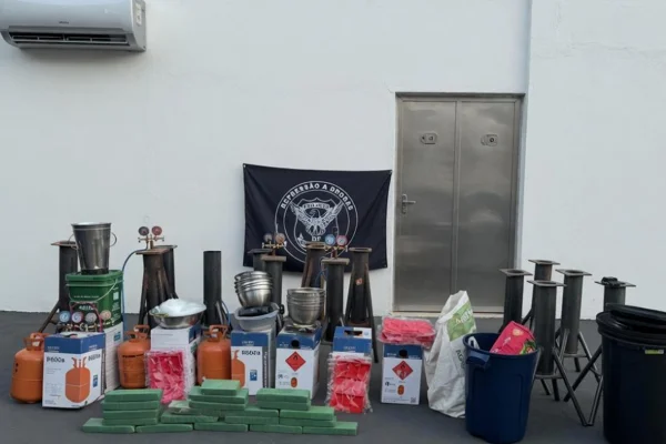 PF descobre laboratório de drogas no DF com produção de haxixe “dry”