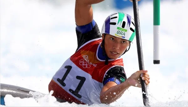 Ana Sátila comete erros na final e fica em 10º lugar na canoagem slalom