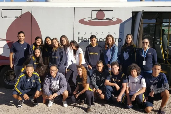 Boa ação. Estudantes do DF fazem doação coletiva de sangue