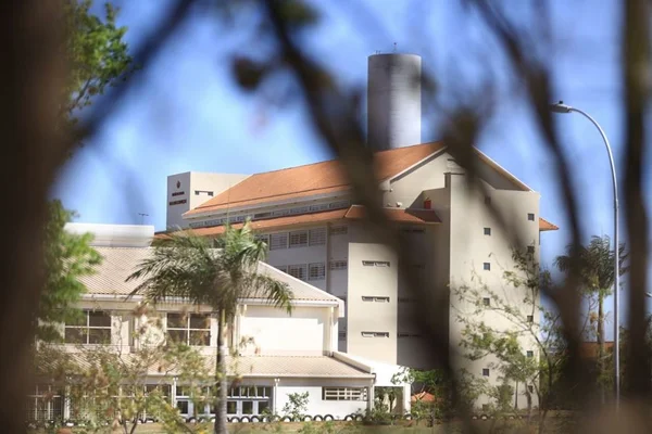 O misterioso exército da Vila das Meninas, o internato na mira do MP