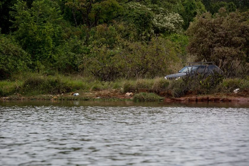 Os poucos locais de acesso à Orla do Lago Norte não são identificados com placas de sinalização Os poucos locais de acesso à Orla do Lago Norte não são identificados com placas de sinalização