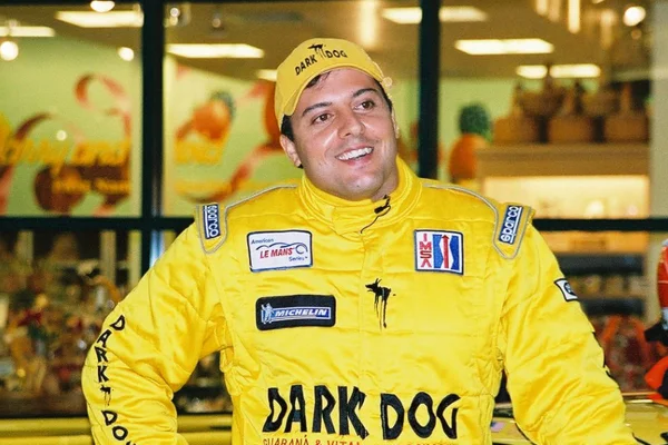 imagem colorida de piloto rogério chaves scotton