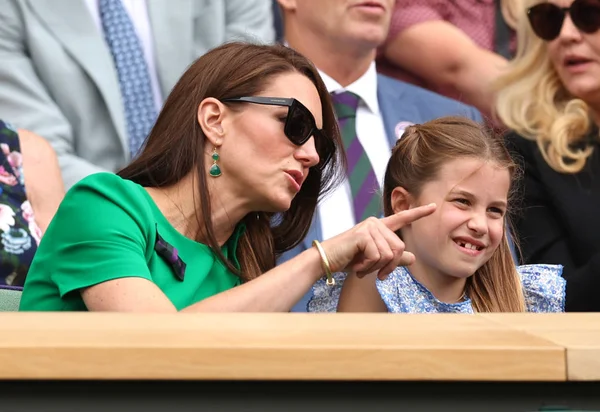 Kate Middleton e princesa Charlotte - Metrópoles