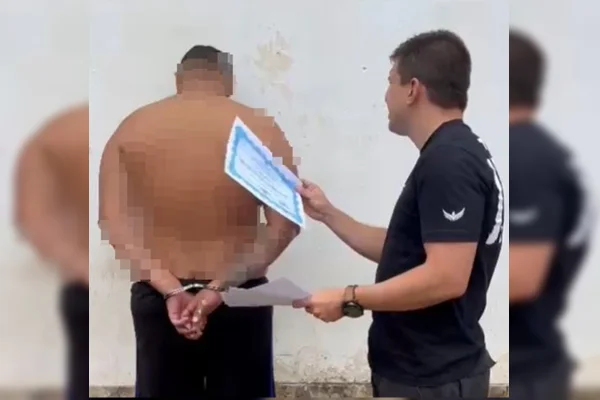 Falsificador de diplomas que tabelava preços pelo zap em GO é preso
