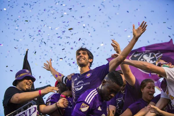 Orlando City, time do brasileiro Kaká, abre escolinha de futebol no DF