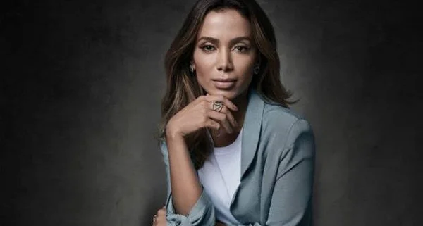 Anitta e Nubank negociam parceria e ela se tornará acionista do banco