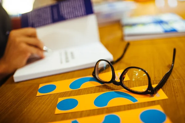 Dê um voto de confiança à literatura de Brasília