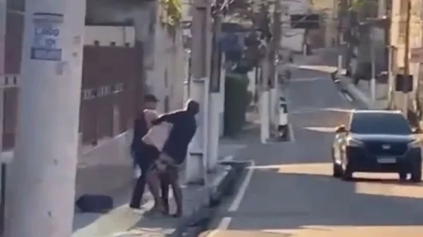 Vídeo: mulher é assaltada e agredida no centro de Belém