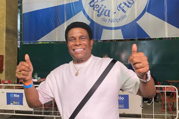O cantor Neguinho da Beija-Flor