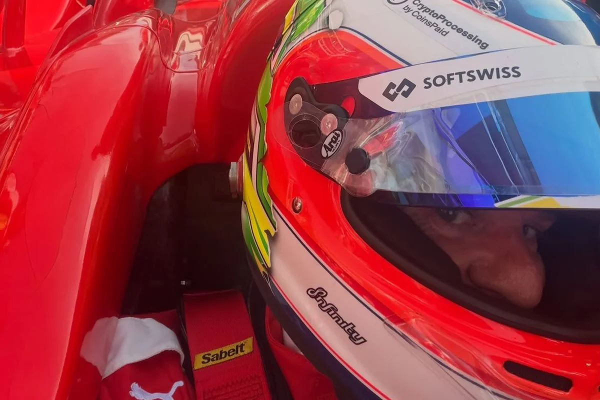 F1: Barrichello pilota F2002 de Michael Schumacher antes de classificatório - imagem 3 F1: Barrichello pilota F2002 de Michael Schumacher antes de classificatório - imagem 3