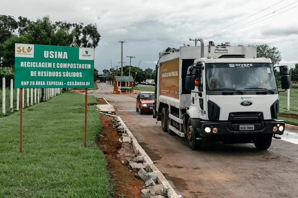 Vizinhos de usina de compostagem no DF reclamam de mau cheiro
