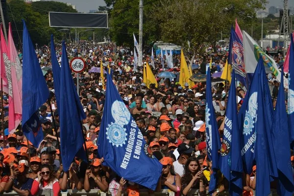 Presidenciáveis divergem sobre reforma trabalhista no 1º de maio