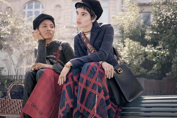 Nouvelle Vague inspira fotos da coleção Outono 2018 da Dior