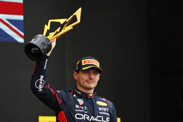 Fórmula 1: Verstappen vence GP do Canadá e empata com Ayrton Senna