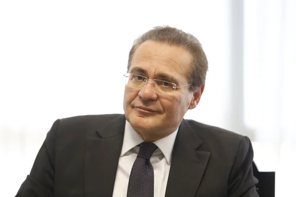 Renan Calheiros lamenta a perda do grau de investimento do país
