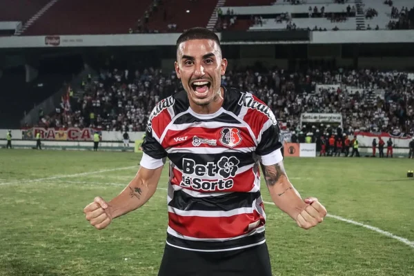 Foto colorida de Thiago Galhardo, do Santa Cruz - Metrópoles